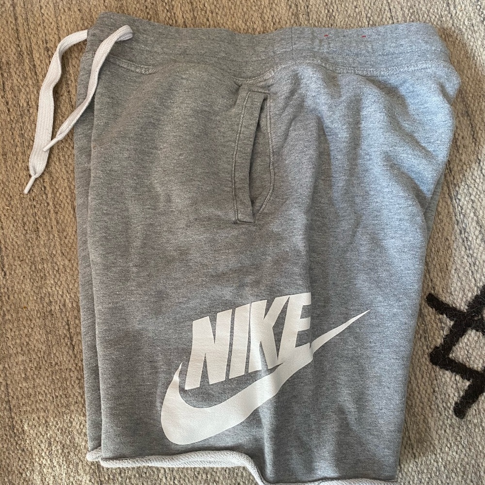 Nike sweatshorts size M